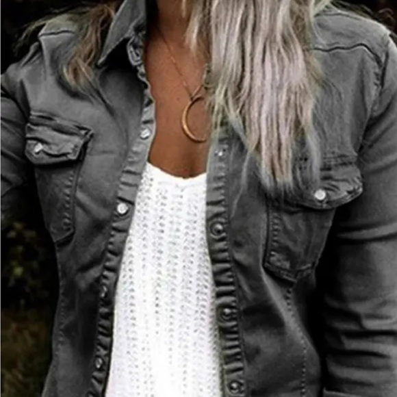 🎉Pre Fall 2022 Long Sleeve Button Down Shacket - Picture 4 of 10